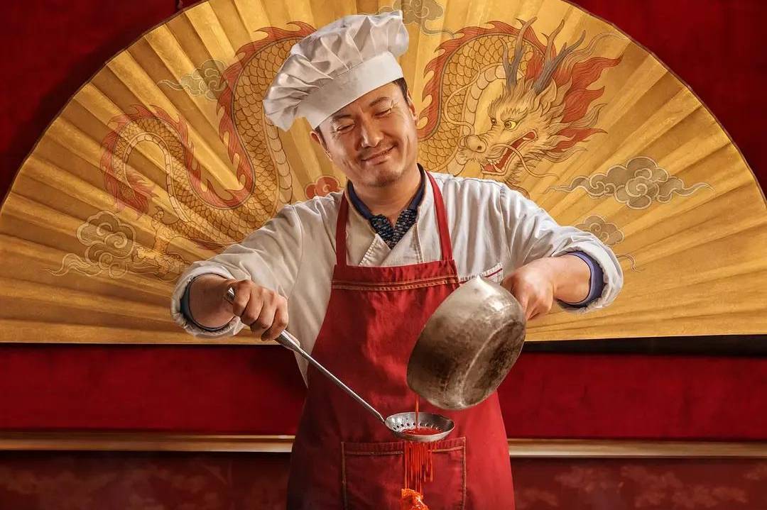 不是喜剧的沈腾新片，豆瓣开分8.4预测票房超25亿！《欢迎来龙餐馆》还是行的？封面图