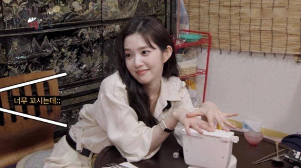 Irene裴珠泫出演《虽没菜》微醺撒娇,“榴莲配酒”引担忧封面图