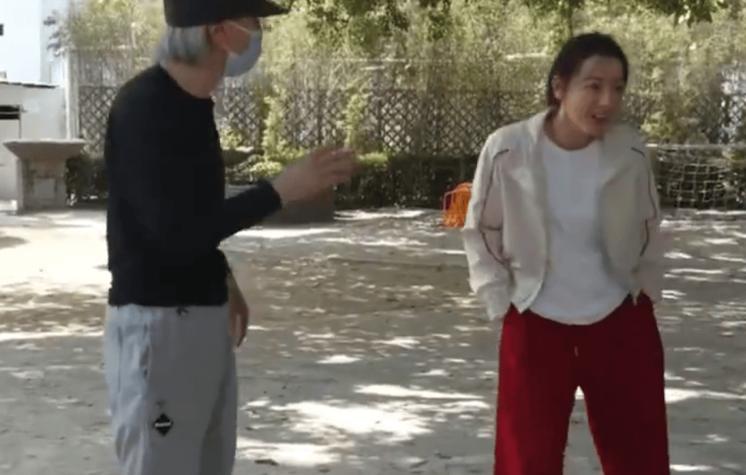 周星驰称迪丽热巴没有偶像包袱：她演喜剧比我还夸张封面图