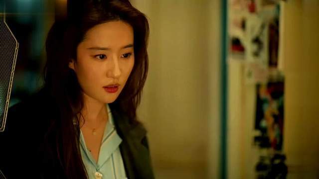 刘亦菲金鹰奖无缘女主？美籍身份不符条件，斯琴高娃陈冲也曾被卡封面图