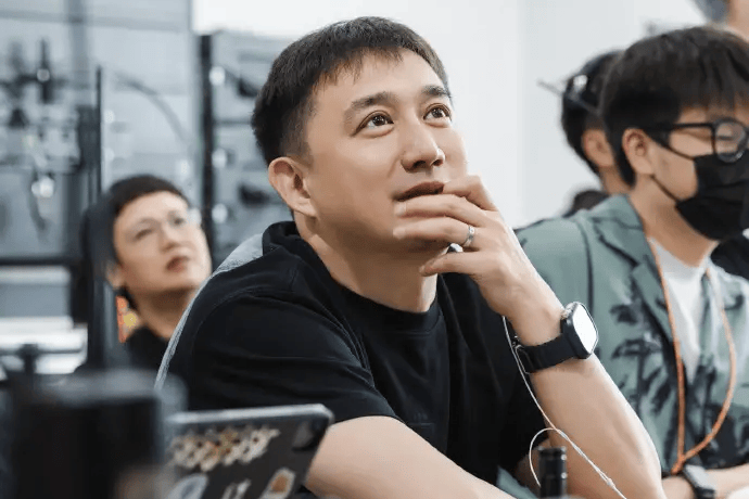 黄磊回应被网友做成段子:能让大家笑一下挺开心的封面图
