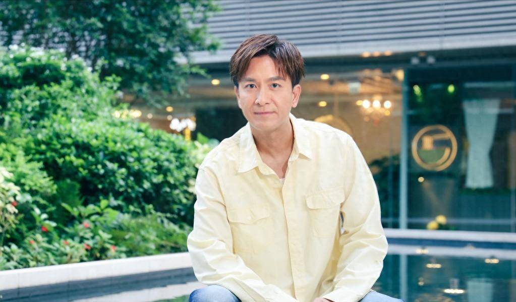 TVB视帝婚后罕谈生子计划，自曝唯一不用向老婆报备的女演员封面图