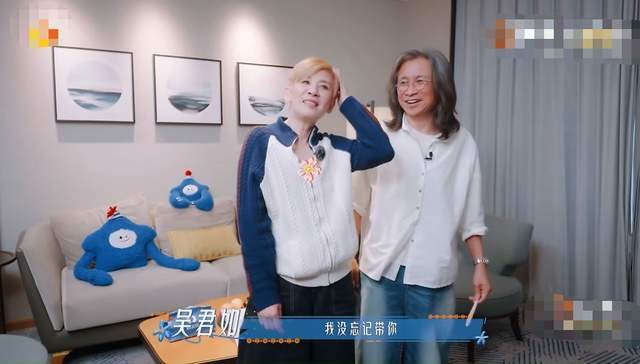 让周冬雨甜到齁!吴君如与陈可辛疯狂撒糖,相爱28年不结婚也赛过偶像剧封面图