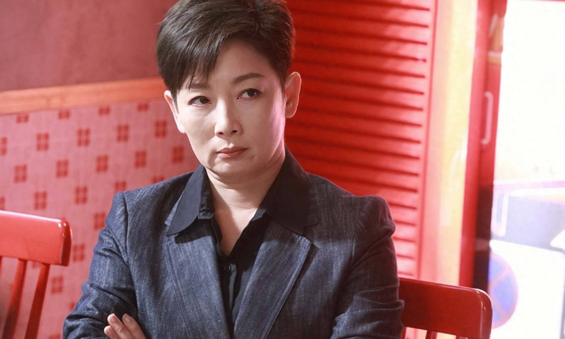 TVB知名演员新剧演干练女警，拍戏意外撞死导演，吃素多年忏悔封面图