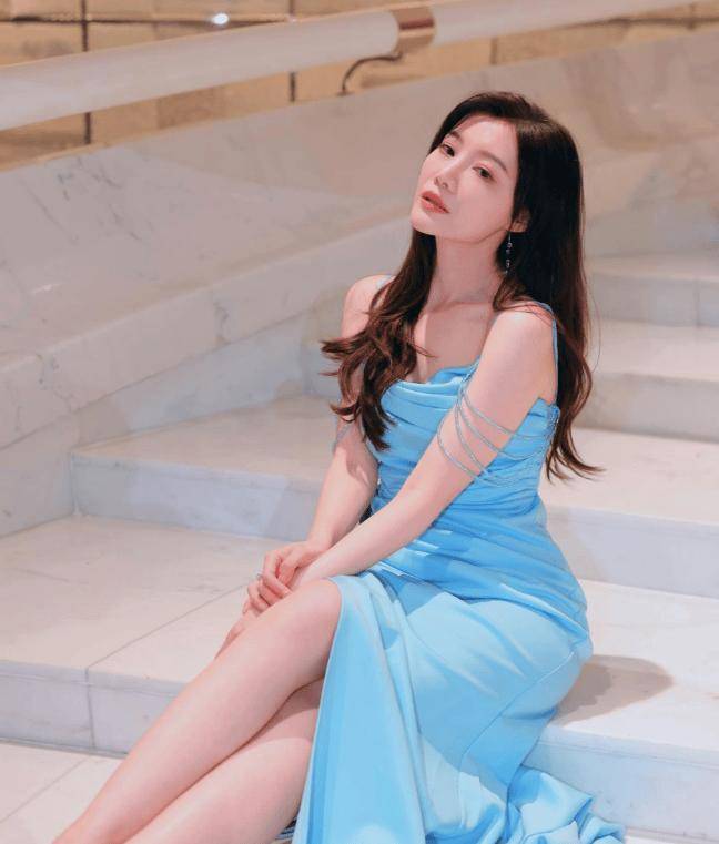 TVB女星吴沚默自曝内地遇潜规则！洗完澡收到导演消息，叫去酒店房间聊剧本封面图